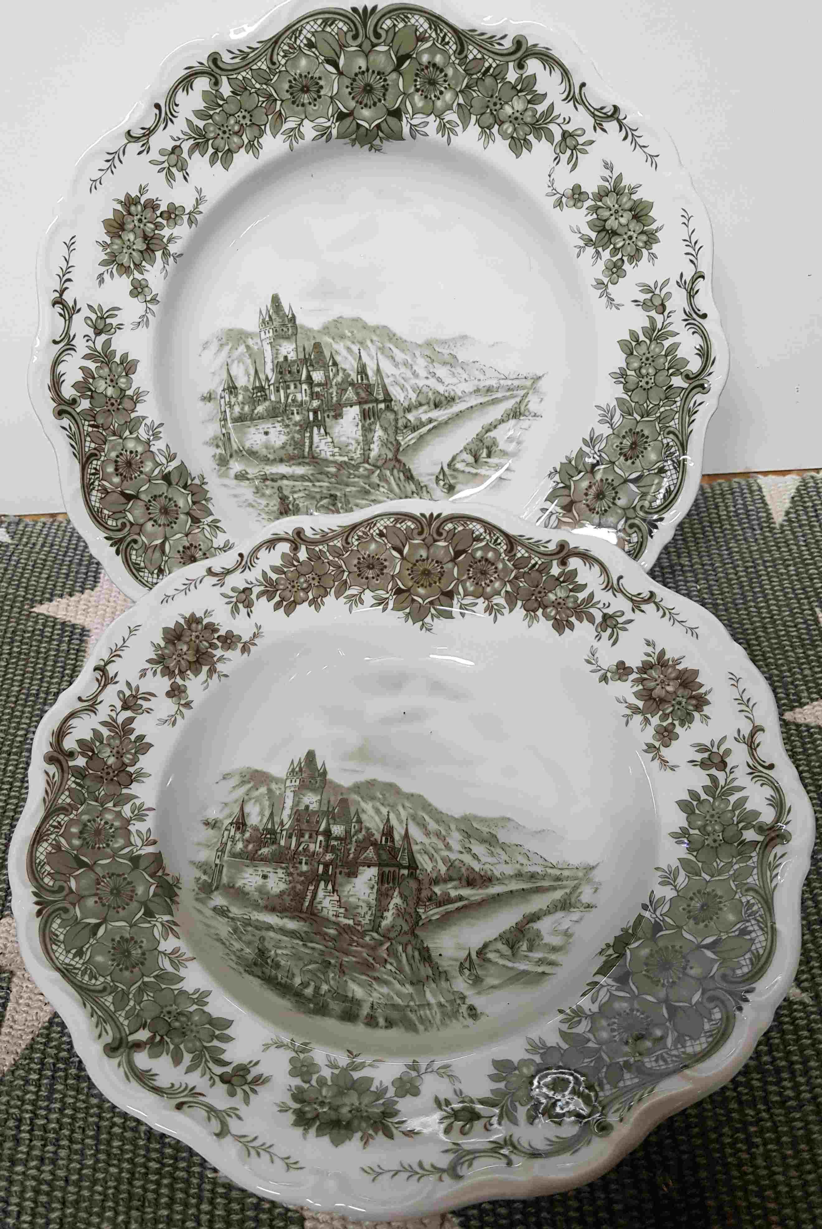 2 Seltmann Weiden Barock Rheingau – Tiefer Teller mit Burg-Motiv