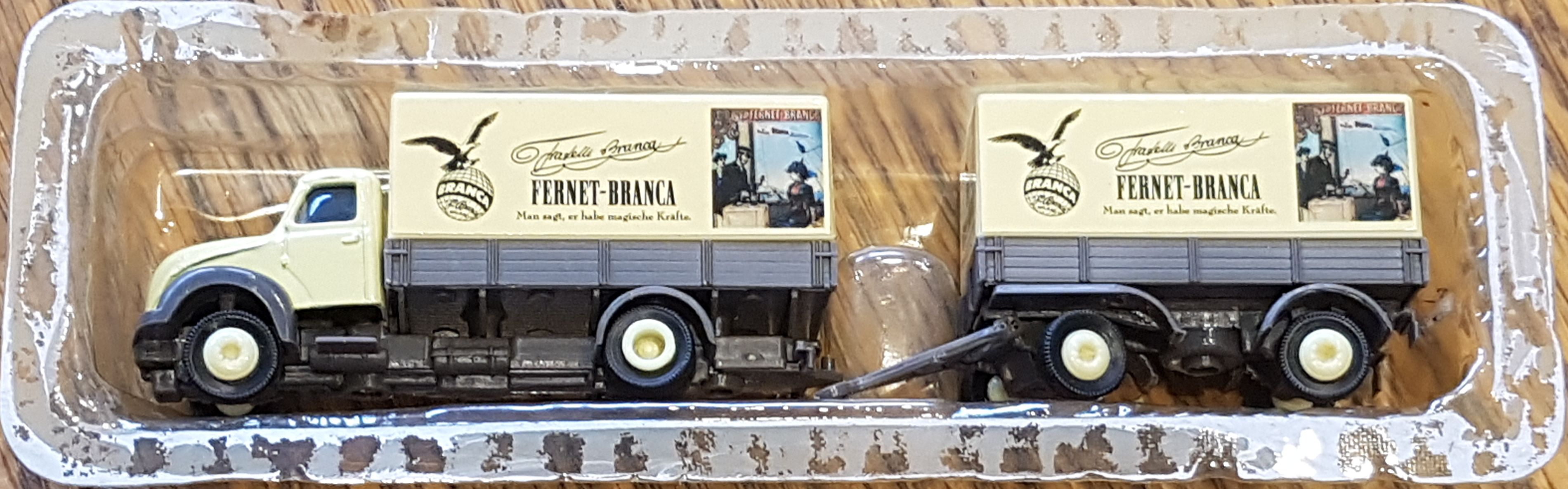 Fernet-Branca Werbetruck Lastzug ohne Umkarton